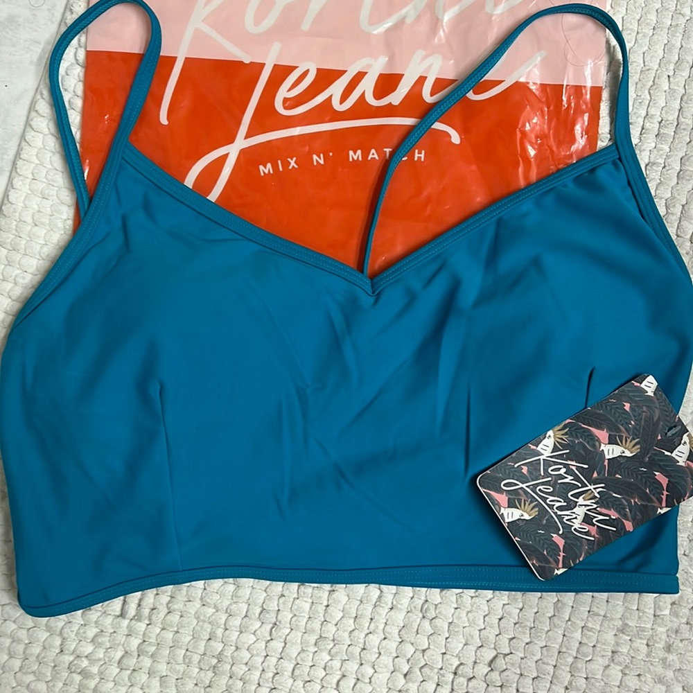 Kortni Jeane V’d Crop Top in Bold Teal